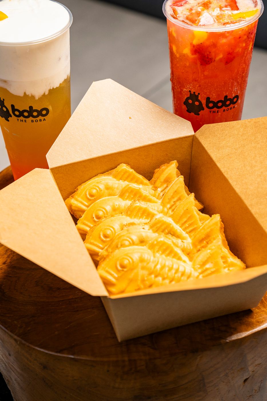 Taiyaki pastries served with fruit teas